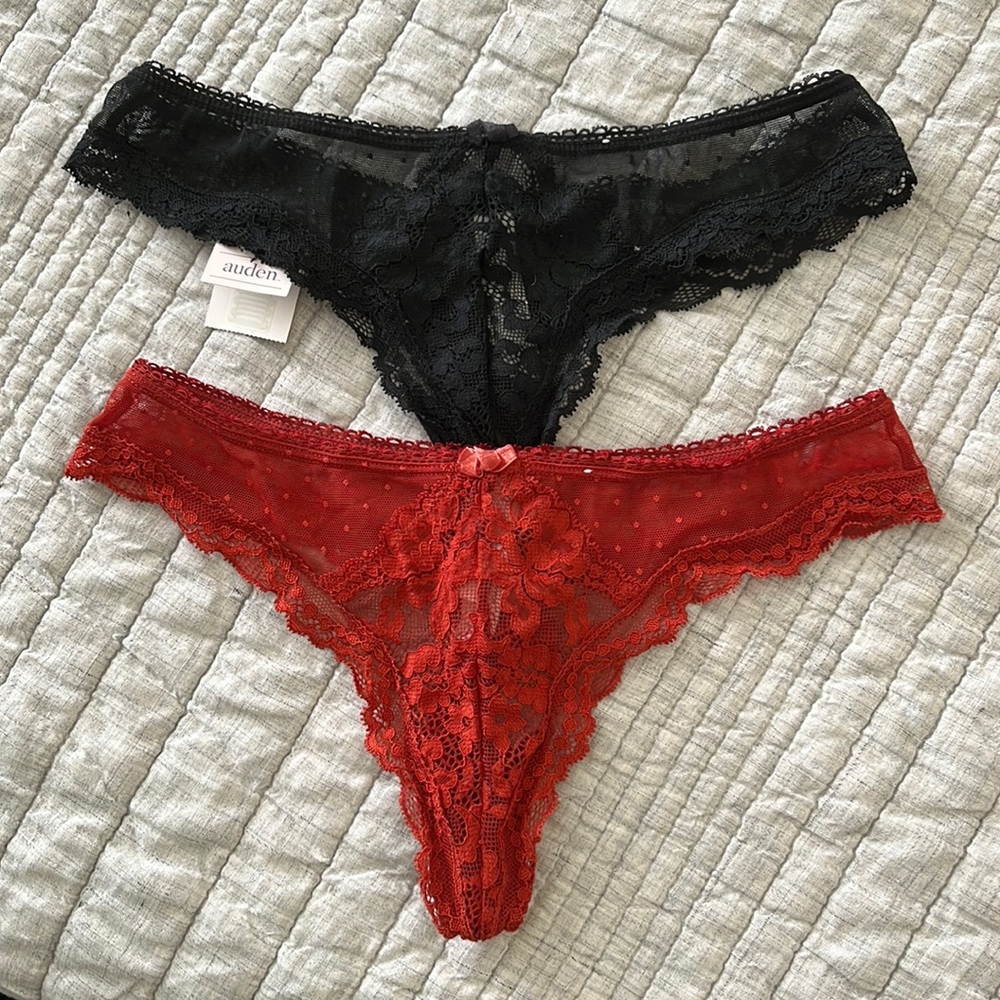 Lace thong bundle 🧡🖤